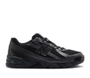 New Balance 740 Triple Black